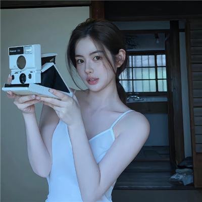 葡萄架下的女神
